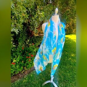 Vibrant Blue Floral Top 🌷Scarf